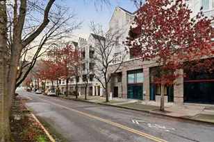 305 S Montgomery St, Portland, OR 97201 - Photo 37