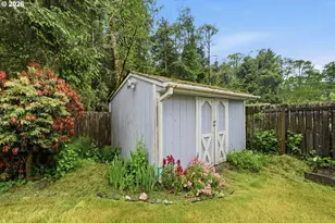 137 SW Gardenia Ave, Warrenton, OR 97146 - Photo 31