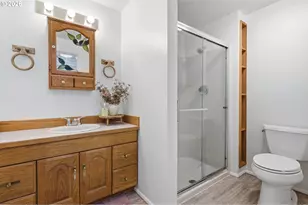 91638 Horse Creek Rd, McKenzie Bridge, OR 97413 - Photo 17