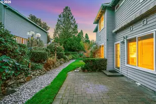 17317 Brookhurst Dr, Lake Oswego, OR 97034 - Photo 43