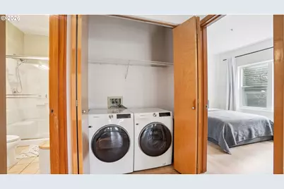 606 S Nevada St #C, Portland, OR 97219 - Photo 17