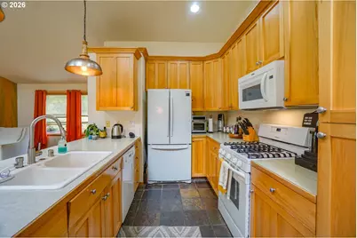 532 E Stonecreek Dr, La Center, WA 98629 - Photo 11