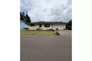 469 Westmont Dr, Reedsport, OR 97467 - Photo 1