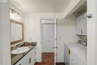 20450 Abiqua Rd, Scotts Mills, OR 97375 - Photo 9