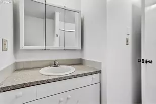 10238 NE Morris Ct, Portland, OR 97220 - Photo 23