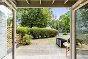 4980 S Landing Dr, Portland, OR 97239 - Photo 17