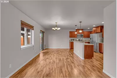 574 Prairie St, Woodburn, OR 97071 - Photo 11