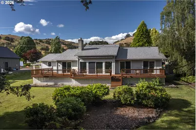 200 Rivershore Dr, Roseburg, OR 97470 - Photo 25