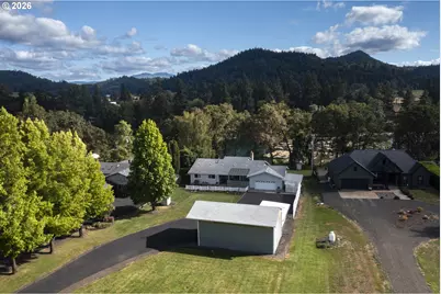 200 Rivershore Dr, Roseburg, OR 97470 - Photo 43