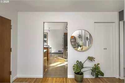 12505 SE Mill Ct, Portland, OR 97233 - Photo 7