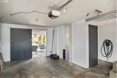 12505 SE Mill Ct, Portland, OR 97233 - Photo 33