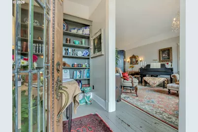 847 Exchange St, Astoria, OR 97103 - Photo 5