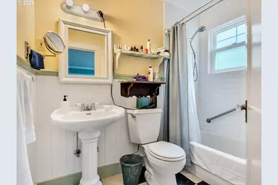 847 Exchange St, Astoria, OR 97103 - Photo 23