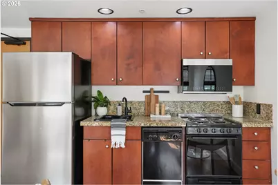 1005 SW Park Ave #302, Portland, OR 97205 - Photo 13