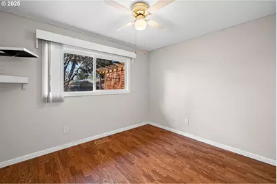 2521 SE Clark Ct, Troutdale, OR 97060 - Photo 17