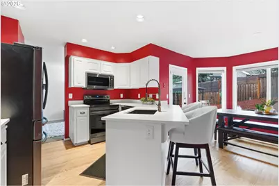 15410 SW Gull Ct, Beaverton, OR 97007 - Photo 9