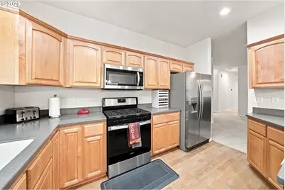 2614 Loma Vista Dr, Roseburg, OR 97471 - Photo 11