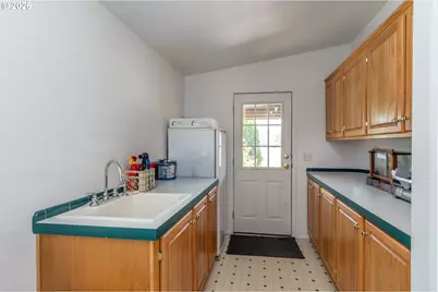 135 Light Ct, Roseburg, OR 97471 - Photo 21