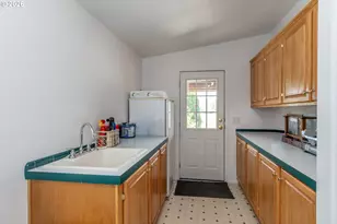 135 Light Ct, Roseburg, OR 97471 - Photo 21