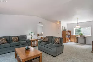 135 Light Ct, Roseburg, OR 97471 - Photo 7