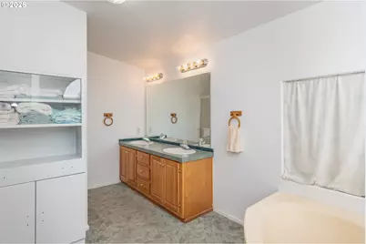 135 Light Ct, Roseburg, OR 97471 - Photo 15