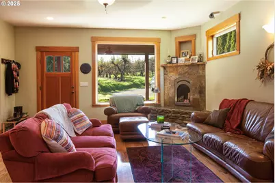 3056 Highway 35, Hood River, OR 97031 - Photo 17