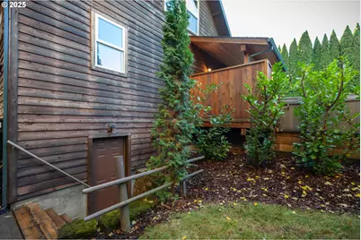 3056 Highway 35, Hood River, OR 97031 - Photo 11