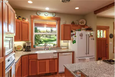 3056 Highway 35, Hood River, OR 97031 - Photo 23