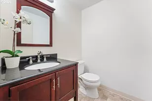 650 SW Meadow Dr, Beaverton, OR 97006 - Photo 7