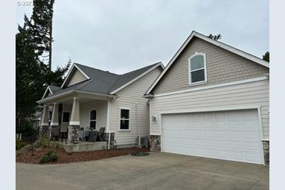 1198 Winsome Cir, Florence, OR 97439 - Photo 1