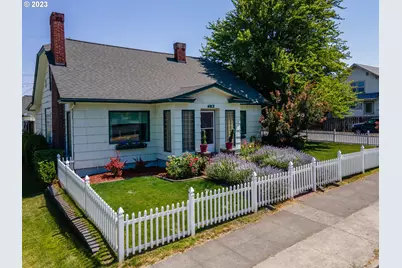 403 W 9th St, The Dalles, OR 97058 - Photo 1