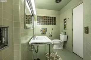 403 W 9th St, The Dalles, OR 97058 - Photo 19