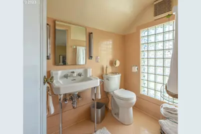 403 W 9th St, The Dalles, OR 97058 - Photo 23