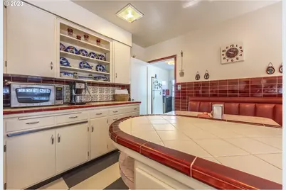 403 W 9th St, The Dalles, OR 97058 - Photo 11