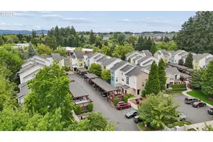 2004 NE Cadbury Ave, Hillsboro, OR 97006 - Photo 27
