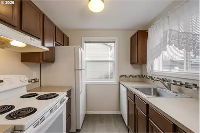 3305 E Vittoria Way #24, Newberg, OR 97132 - Photo 9