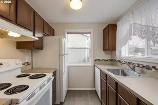 3305 E Vittoria Way, Newberg, OR 97132 - Photo 9