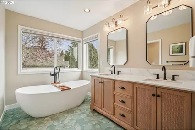 11989 SE Sovereign Dr, Happy Valley, OR 97086 - Photo 15