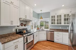 11989 SE Sovereign Dr, Happy Valley, OR 97086 - Photo 3