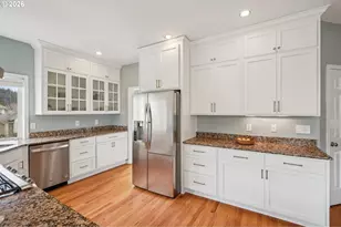 11989 SE Sovereign Dr, Happy Valley, OR 97086 - Photo 9