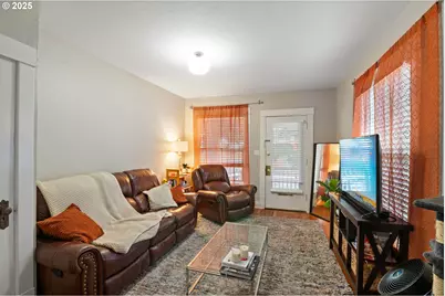 7521 N Gloucester Ave, Portland, OR 97203 - Photo 13