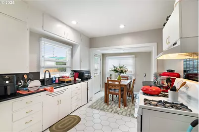 7521 N Gloucester Ave, Portland, OR 97203 - Photo 15