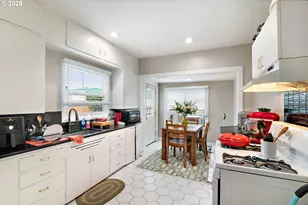 7521 N Gloucester Ave, Portland, OR 97203 - Photo 15