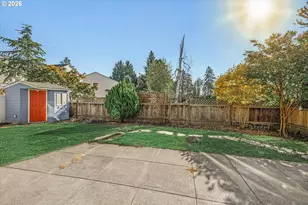 2548 Edgewater Dr, Woodburn, OR 97071 - Photo 9