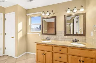 2548 Edgewater Dr, Woodburn, OR 97071 - Photo 17