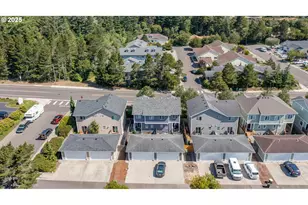 1036 9th St, Florence, OR 97439 - Photo 45