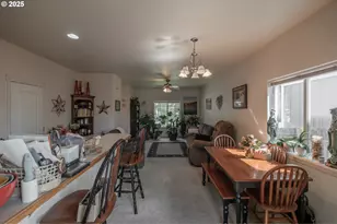 1036 9th St, Florence, OR 97439 - Photo 15