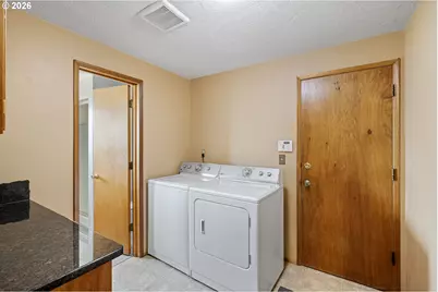 2465 17th St, Springfield, OR 97477 - Photo 33