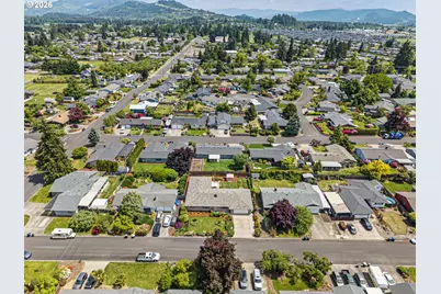 2465 17th St, Springfield, OR 97477 - Photo 43