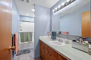 2465 17th St, Springfield, OR 97477 - Photo 23